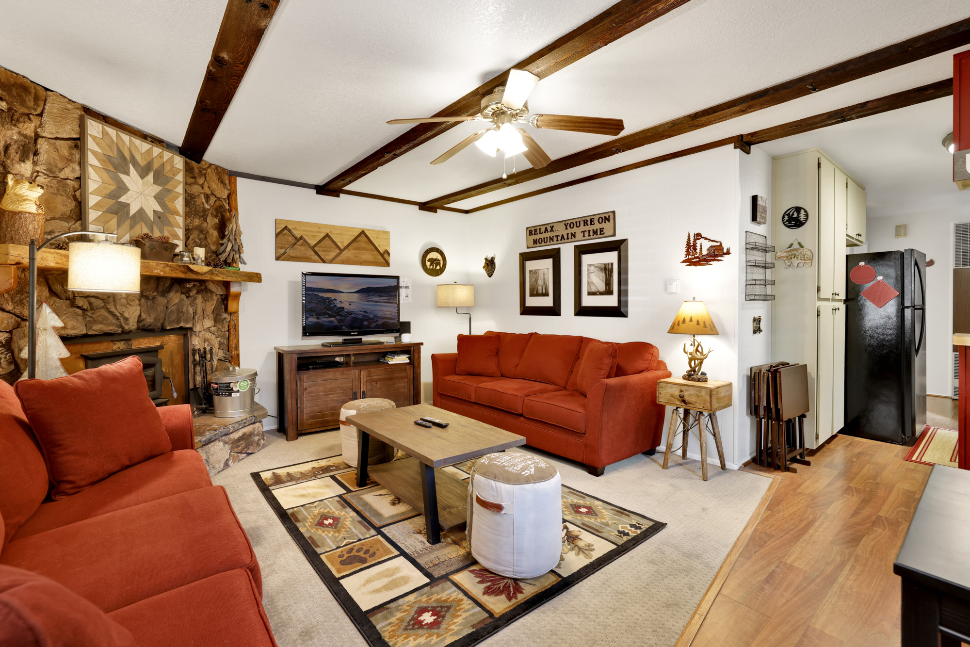 Adorable Sugarloaf Mountain Getaway in Big Bear