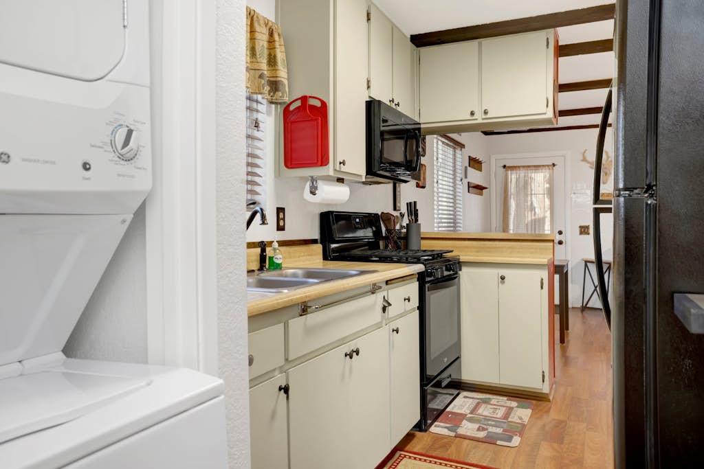 Adorable Sugarloaf Mountain Getaway in Big Bear