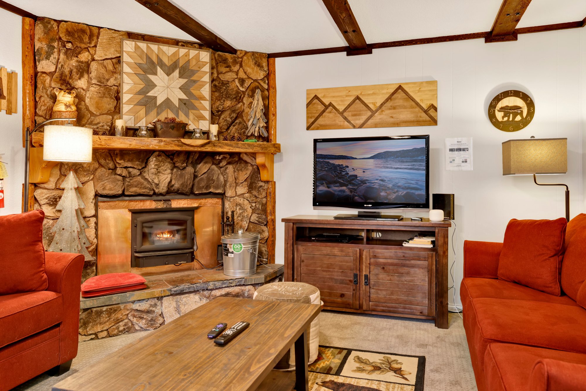 Adorable Sugarloaf Mountain Getaway in Big Bear