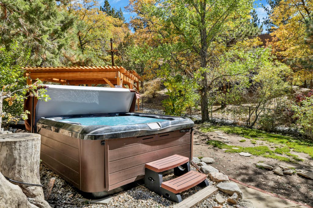 Bow Canyon Ski Haus Chalet w/ Hot Tub