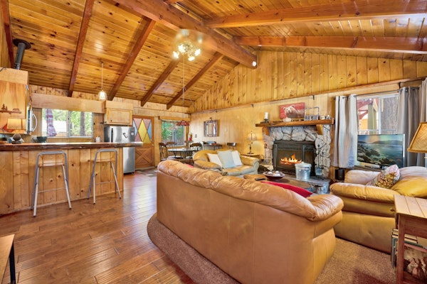 Pine Cone Cottage at Big Bear Lake