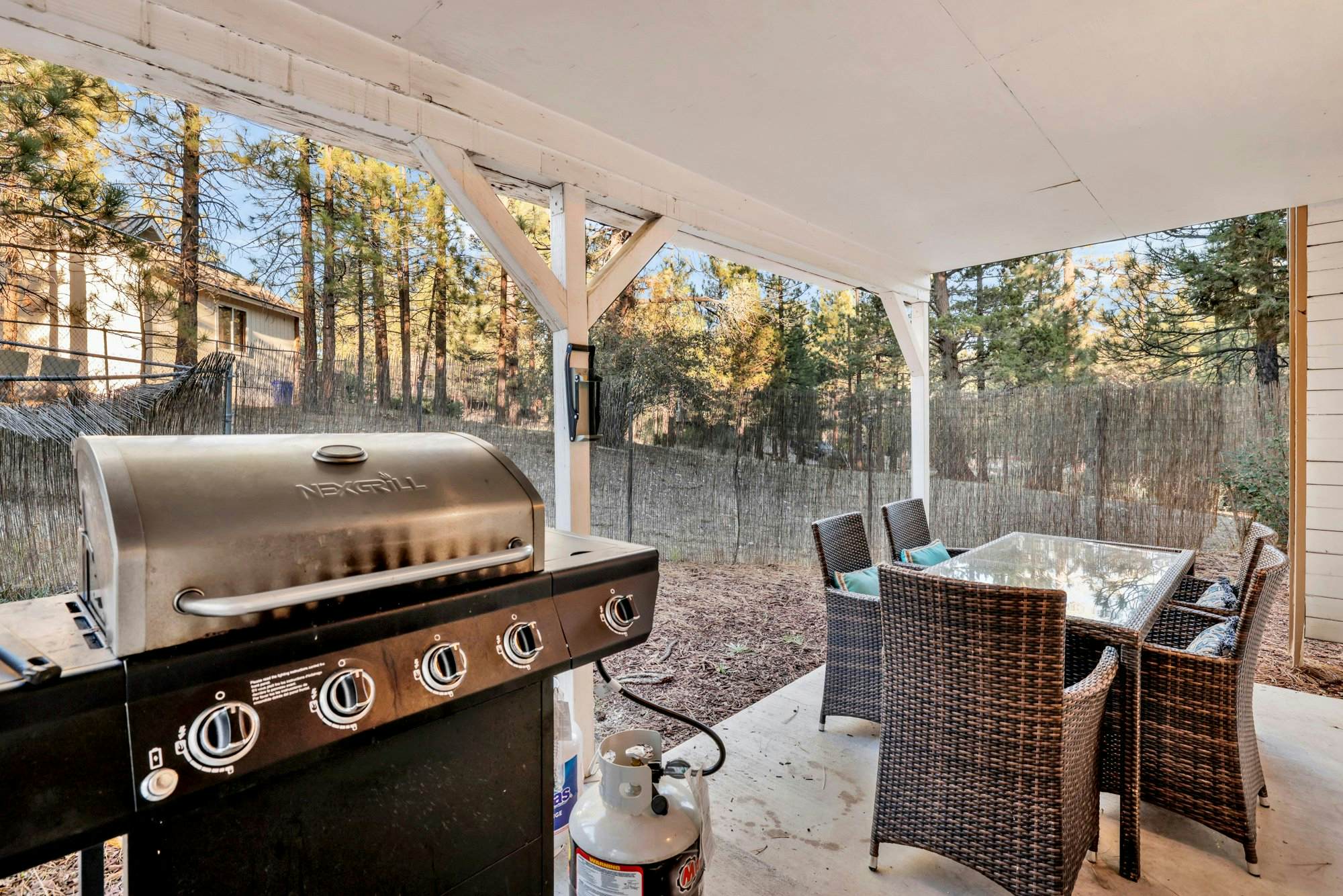 2190-Fox & Bears Retreat