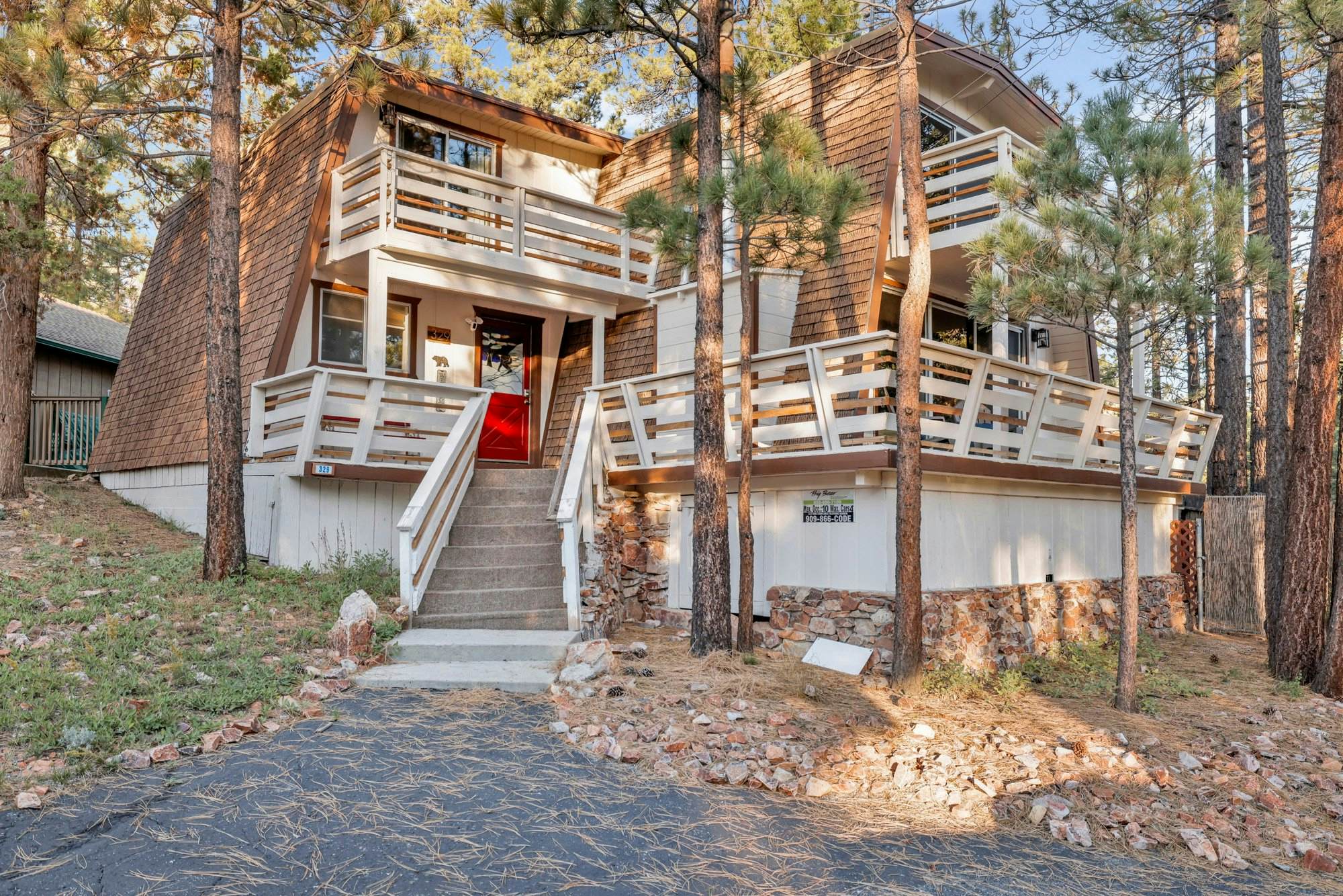 2190-Fox & Bears Retreat