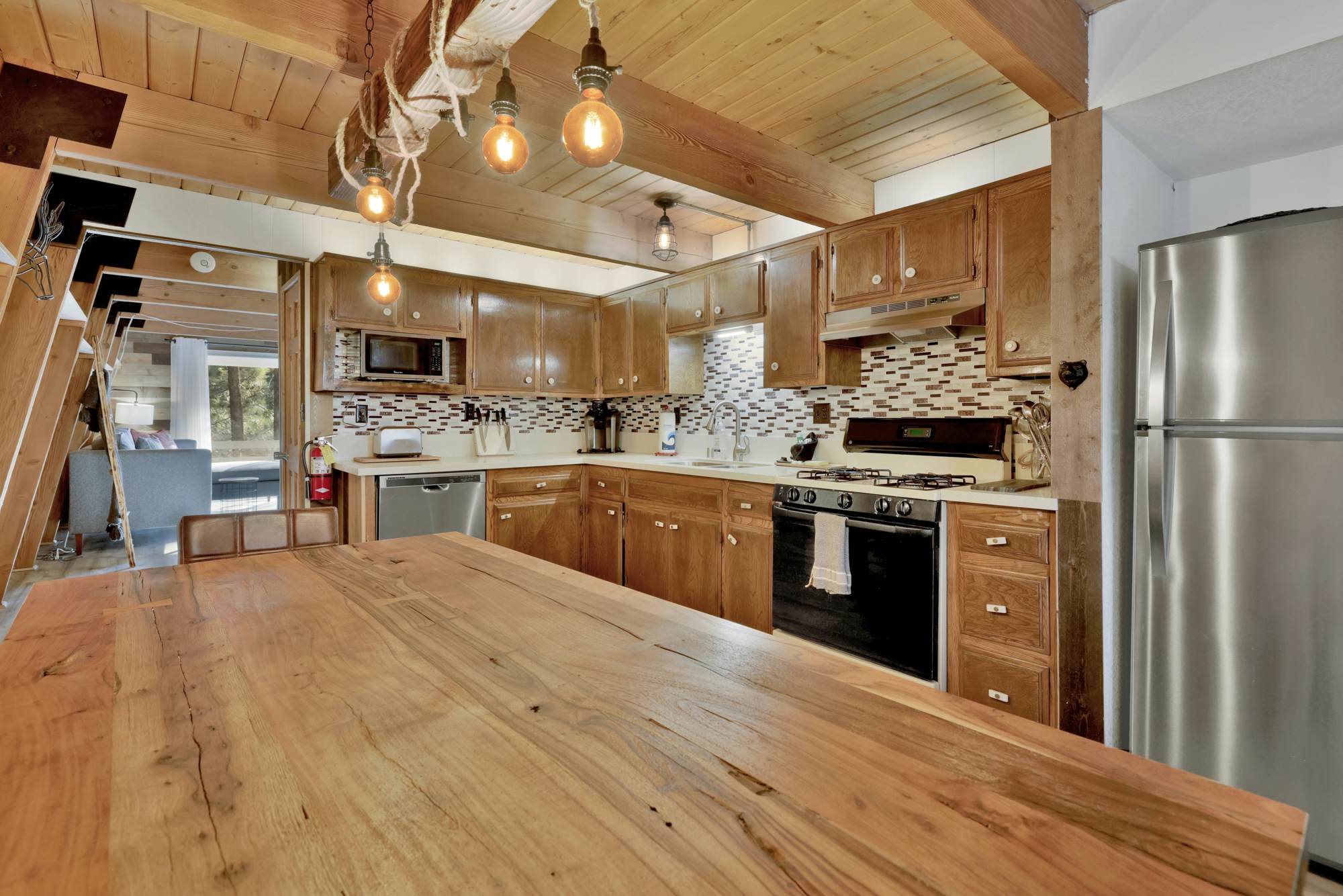 2190-Fox & Bears Retreat