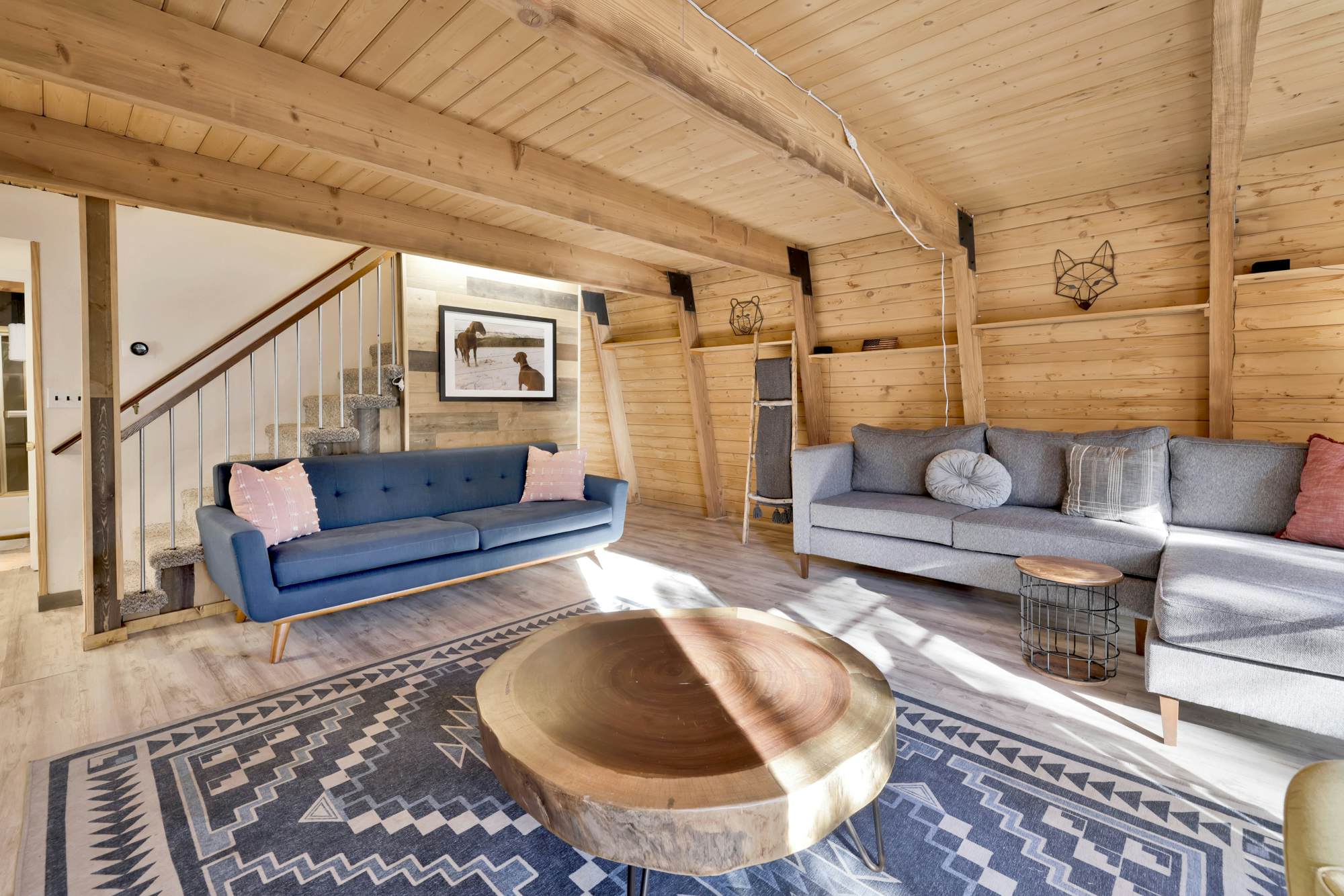 2190-Fox & Bears Retreat