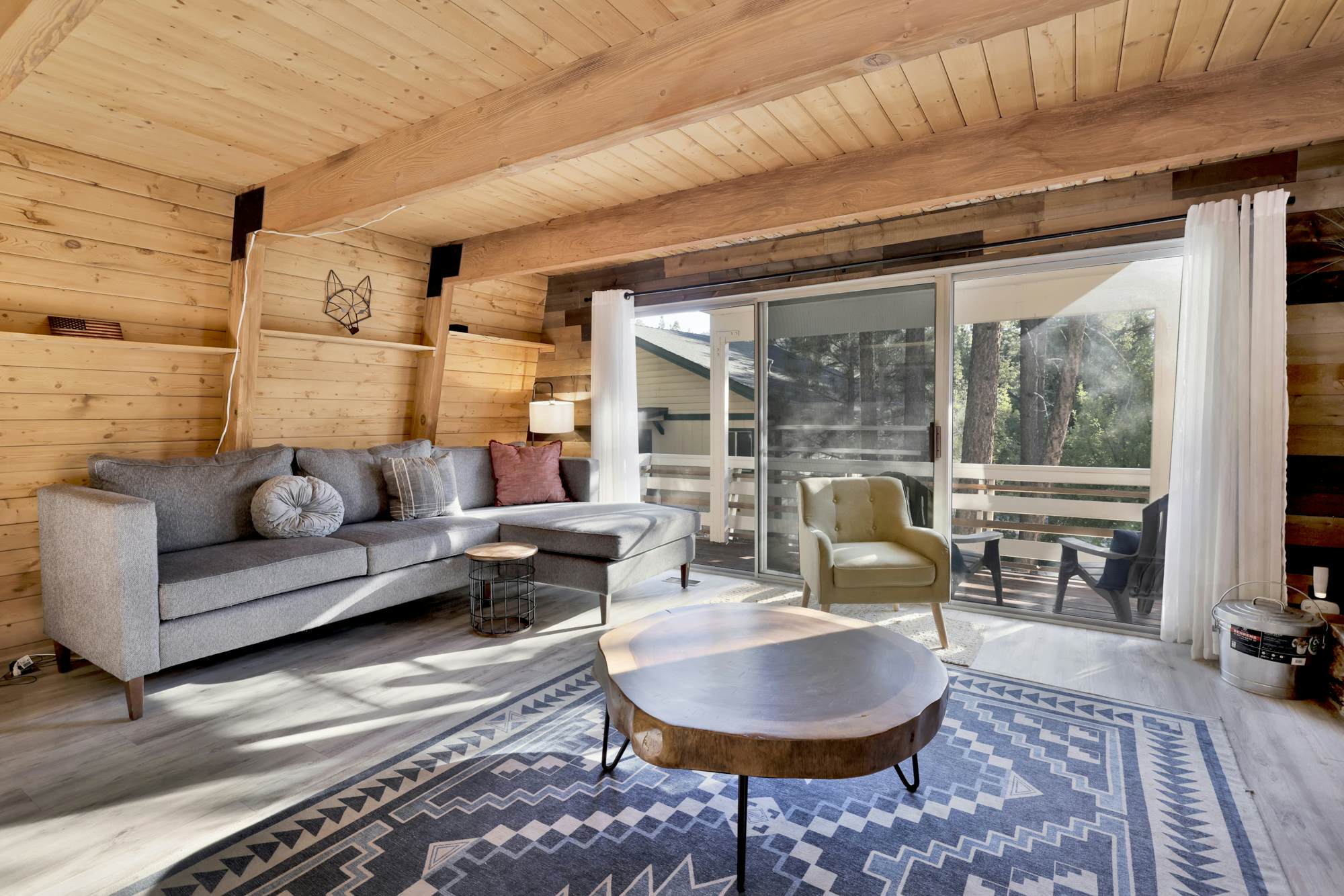 2190-Fox & Bears Retreat