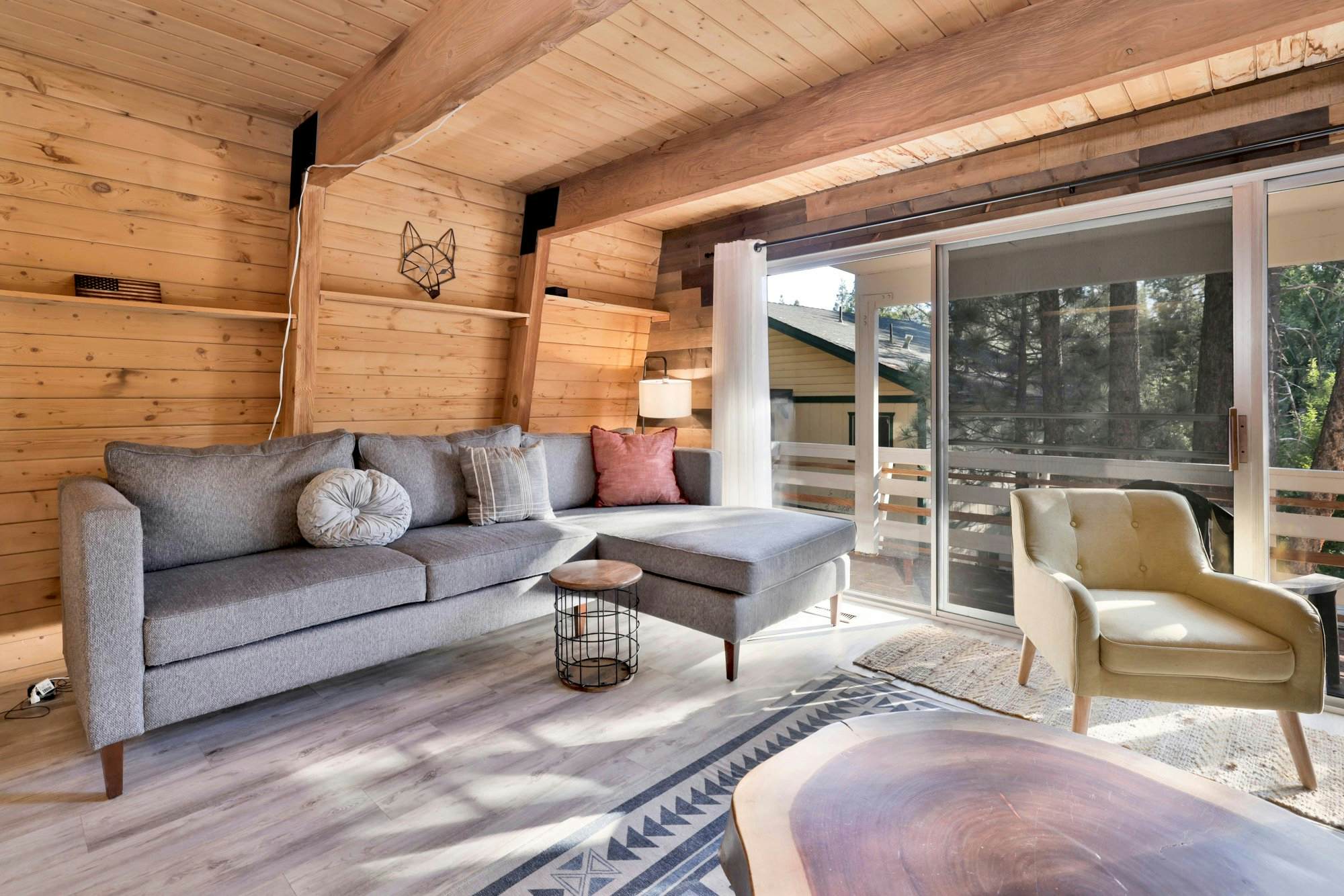 2190-Fox & Bears Retreat