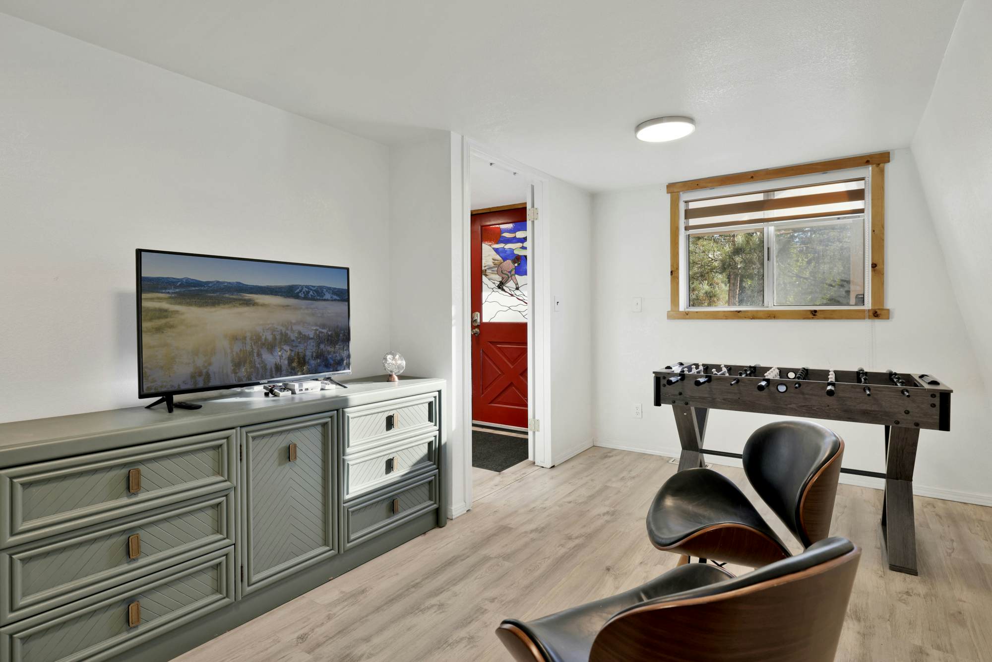 2190-Fox & Bears Retreat