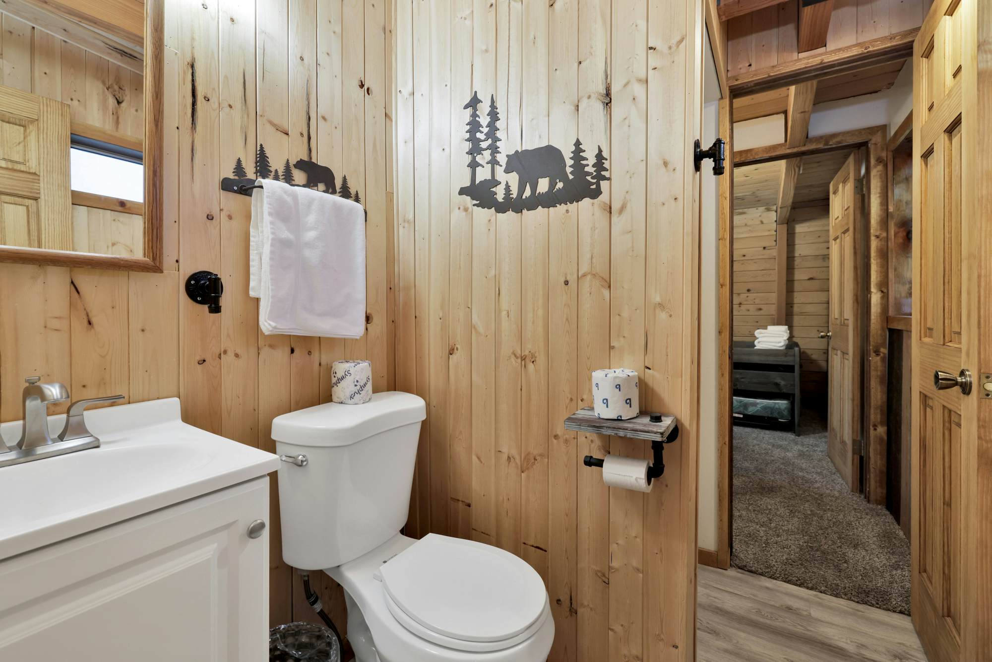 2190-Fox & Bears Retreat