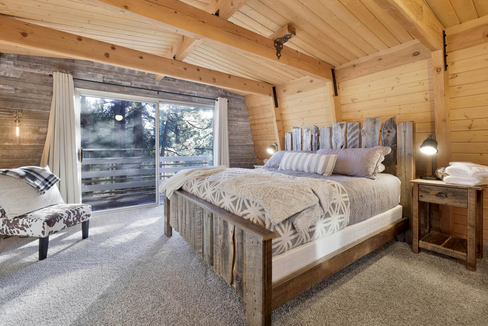 2190-Fox & Bears Retreat