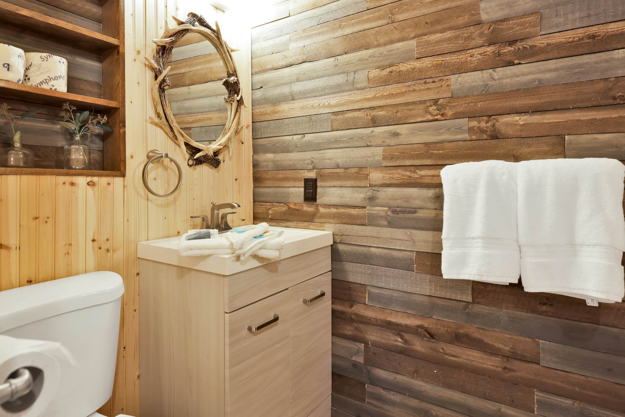 2190-Fox & Bears Retreat