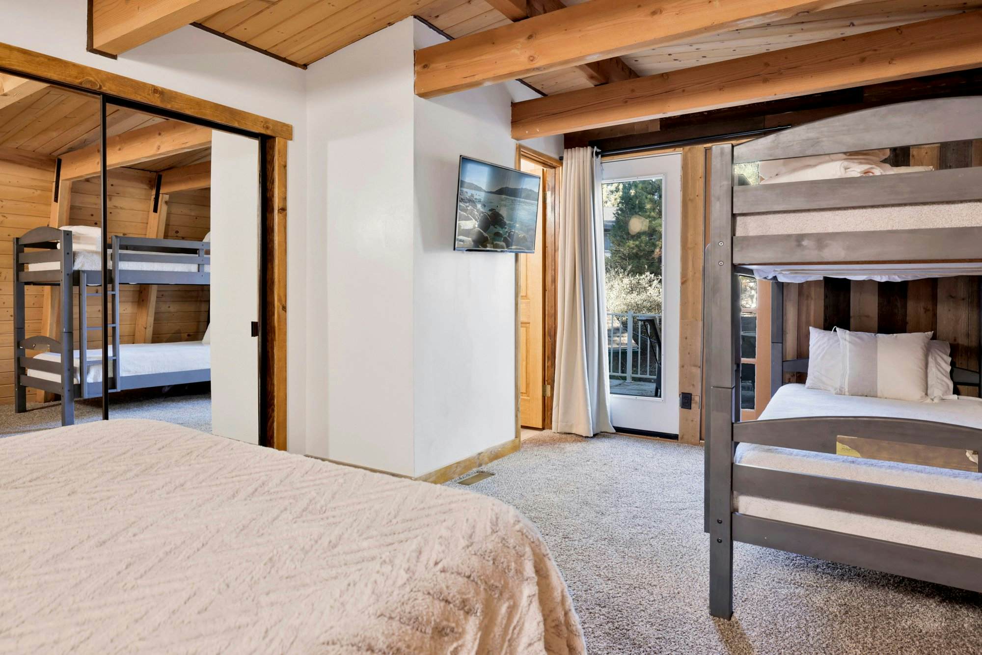 2190-Fox & Bears Retreat