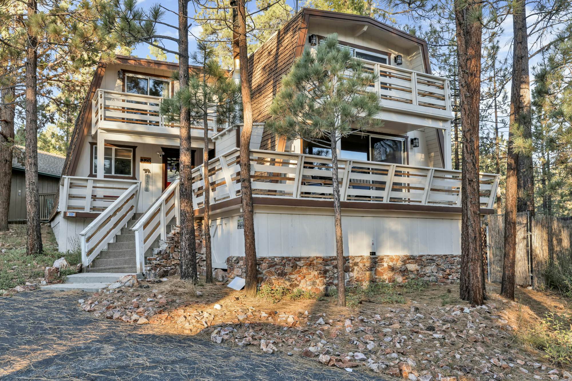 2190-Fox & Bears Retreat