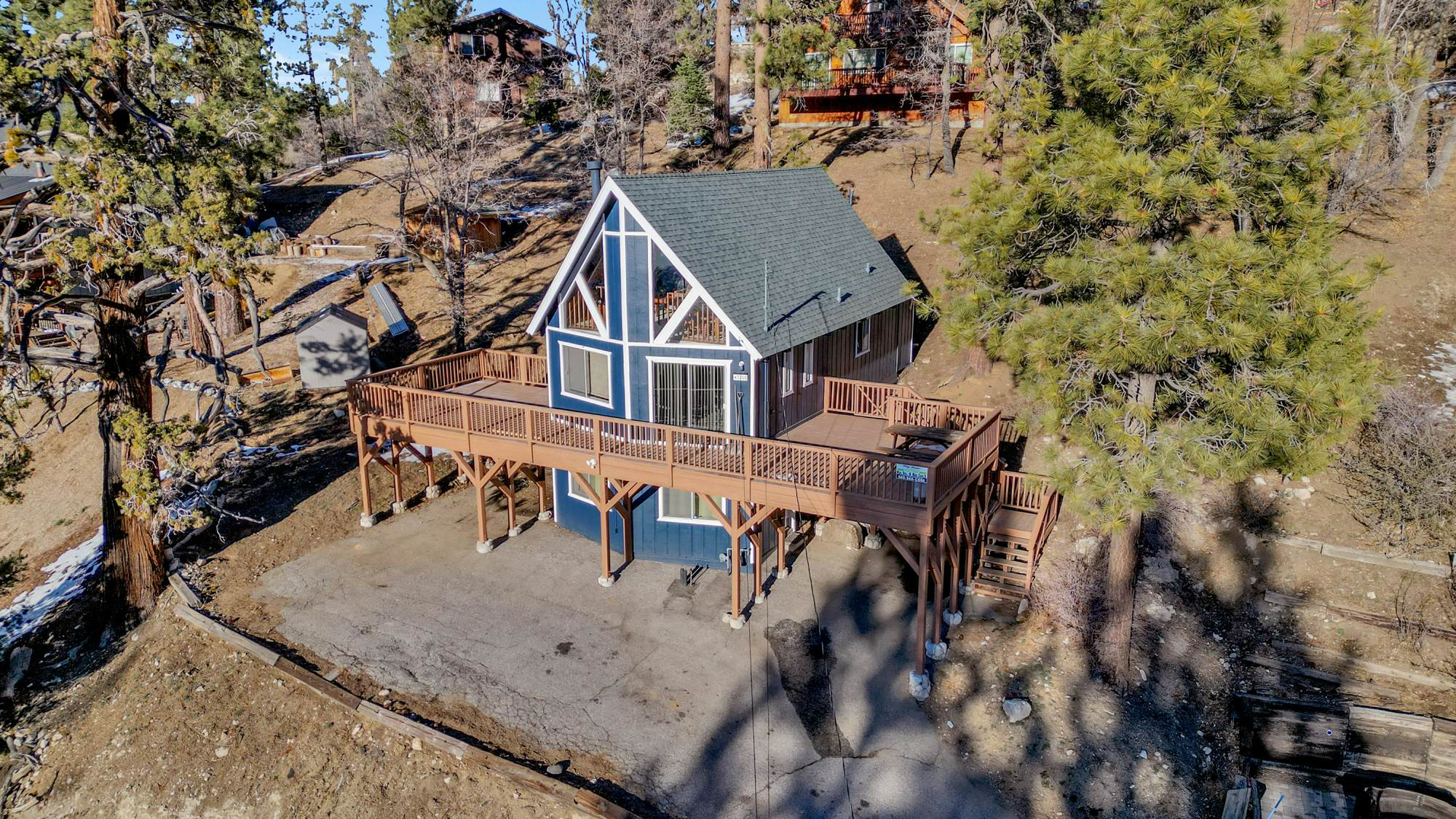 2235-Bear Mountain Views