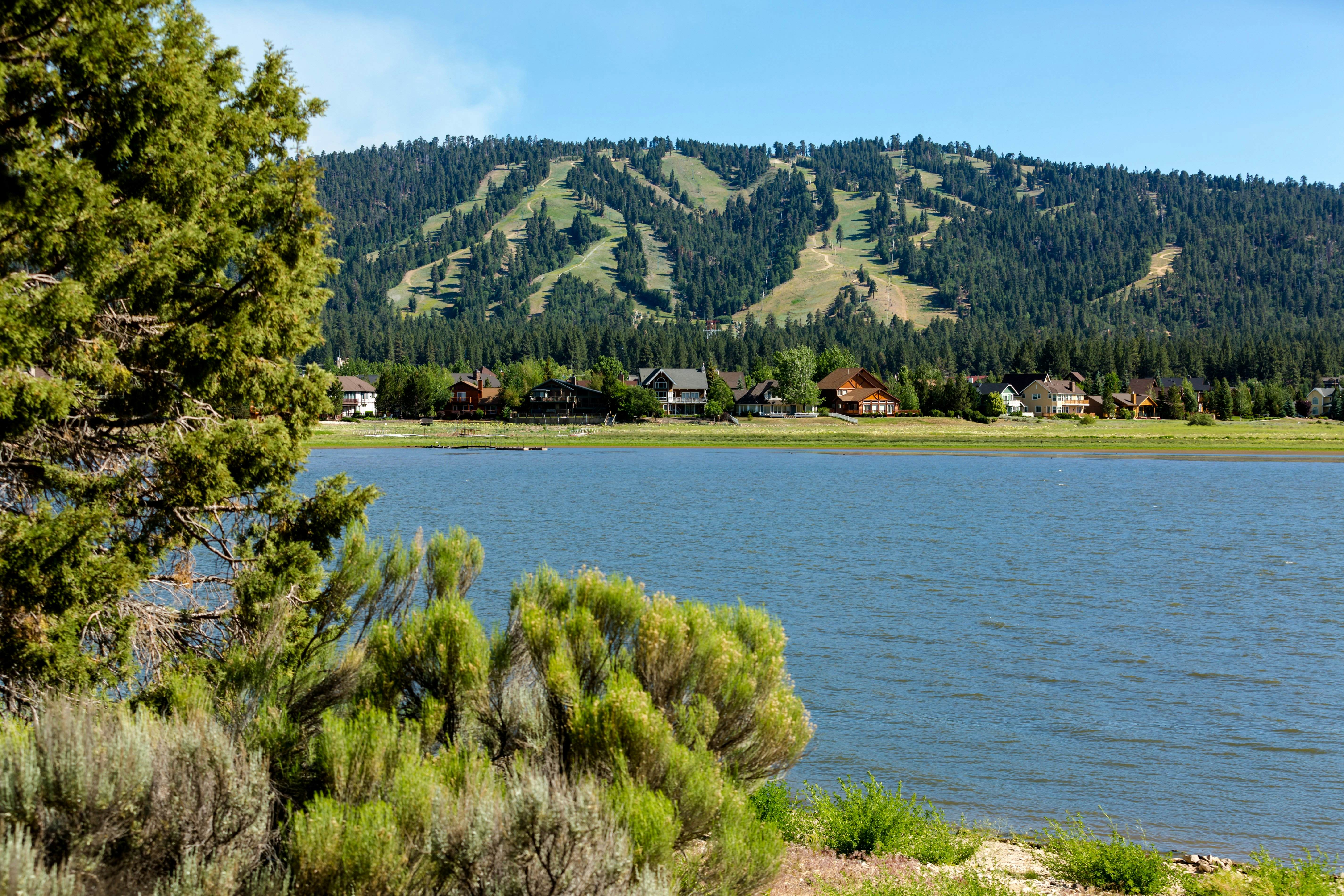 2235-Bear Mountain Views