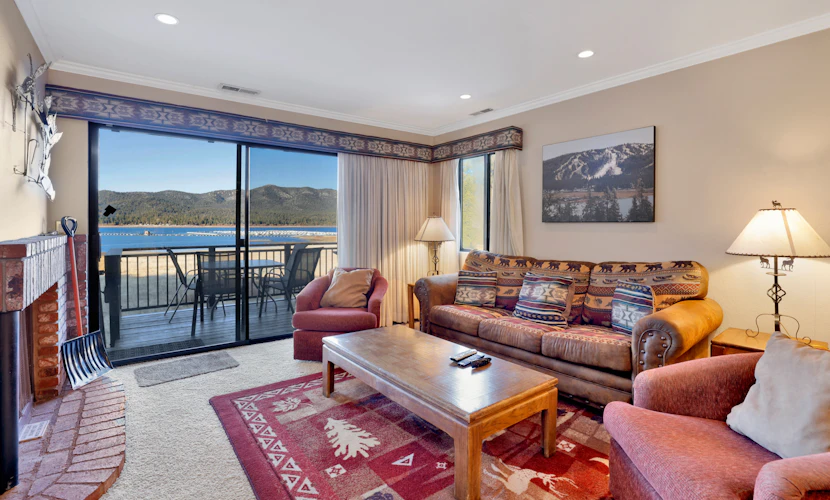 Forest Shores Escape | Stunning Lake Views, Walk to Village & Marina