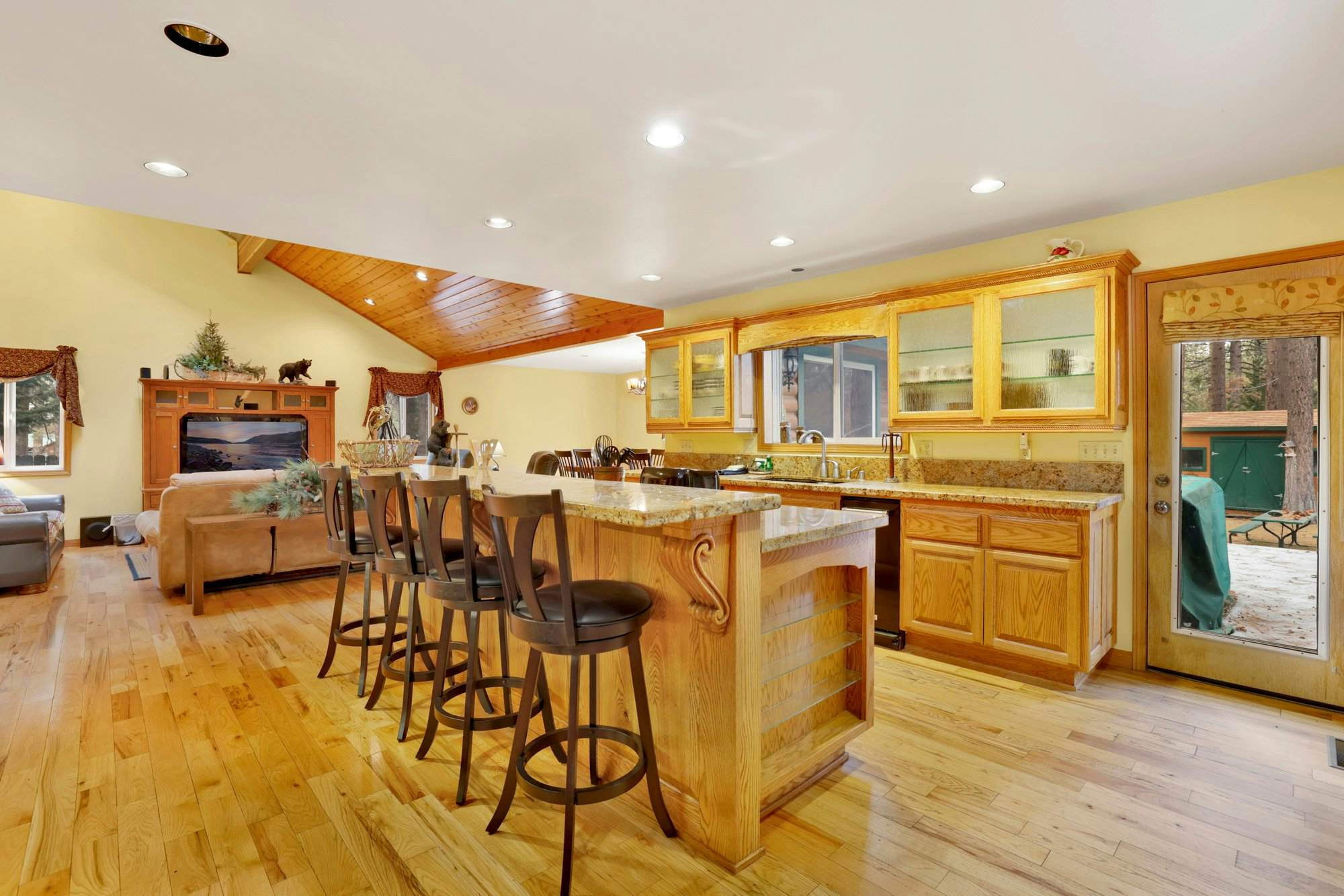 2246-Flitterbick Lodge