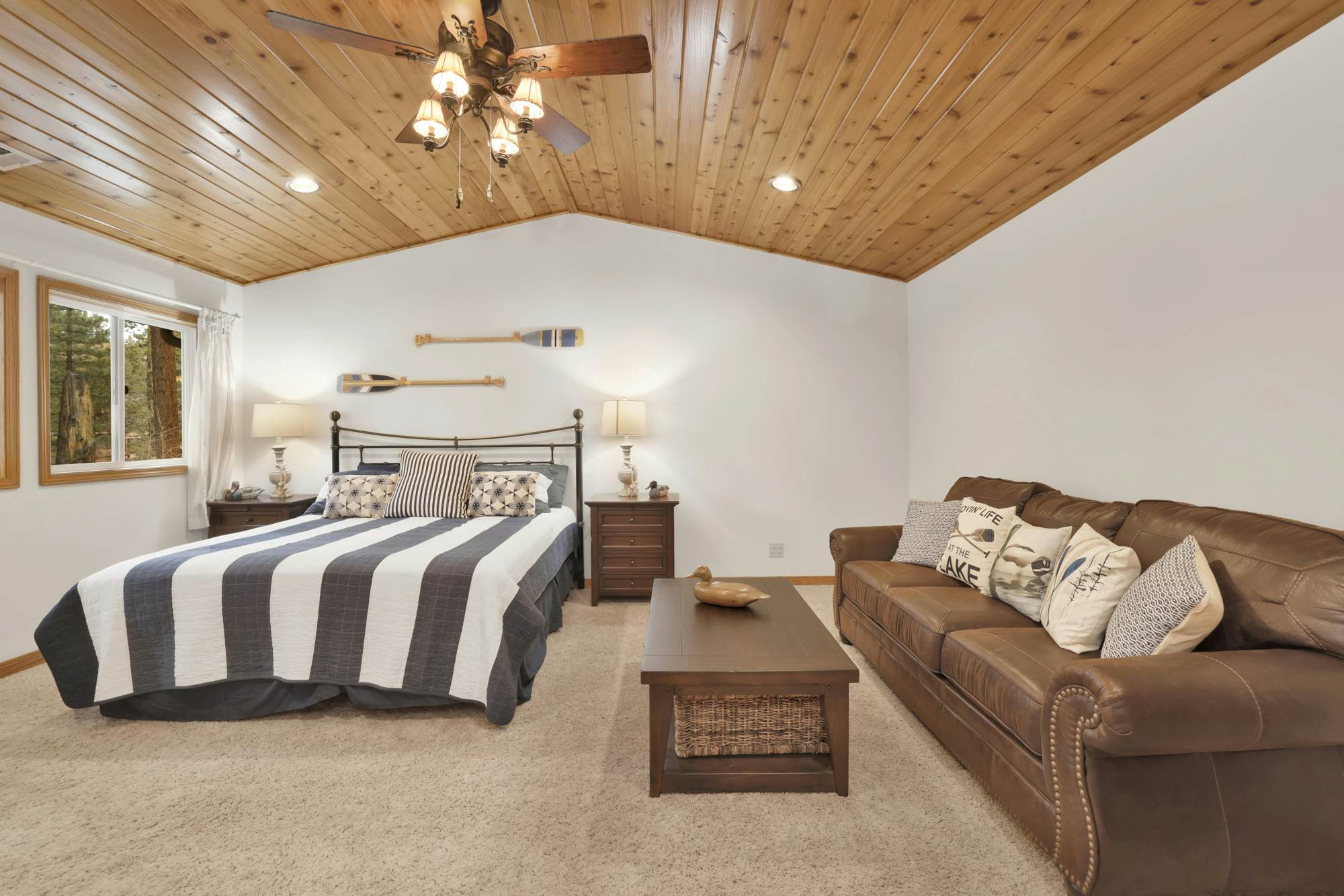 2246-Flitterbick Lodge