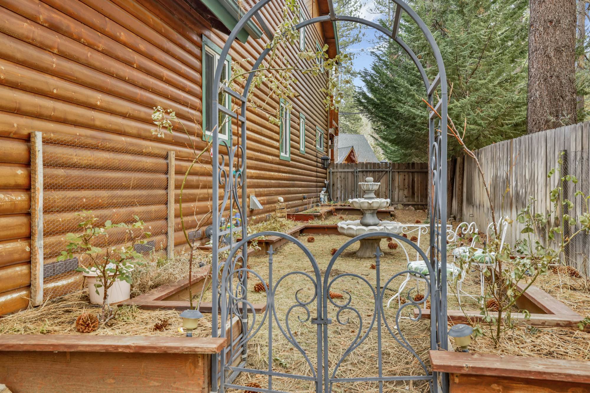 2246-Flitterbick Lodge