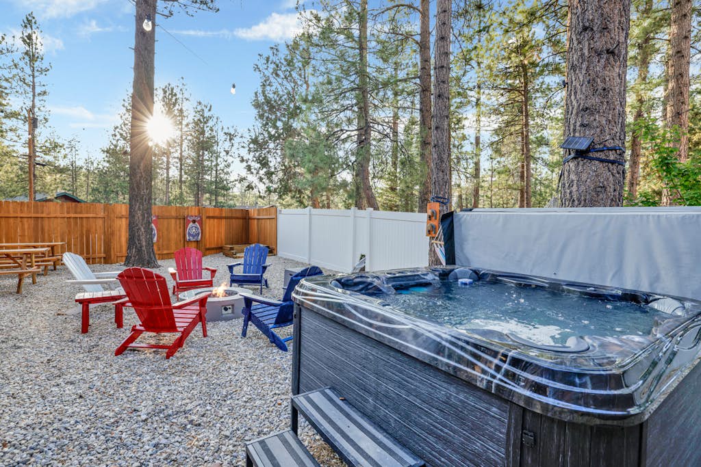 Elmwood Place Big Bear Retreat- Hot Tub- Games- Central Location