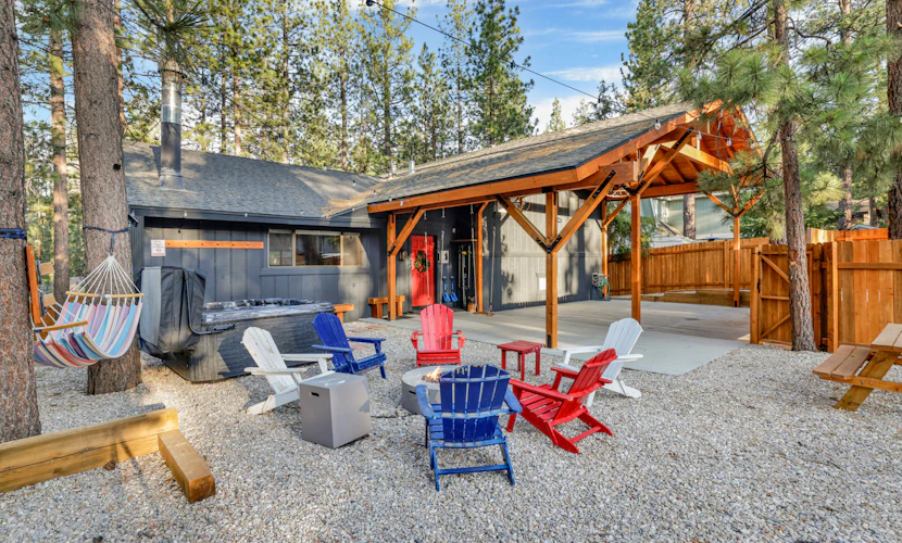 Elmwood Place Big Bear Retreat- Hot Tub- Games- Central Location