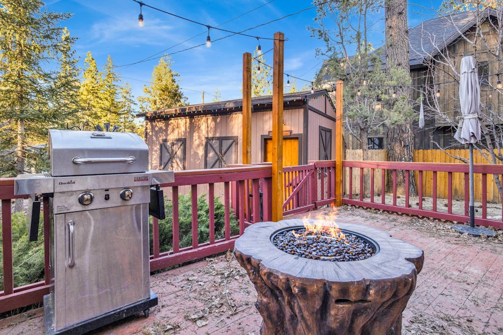 Emma's Cottage Retreat w/ Foosball + Game Console