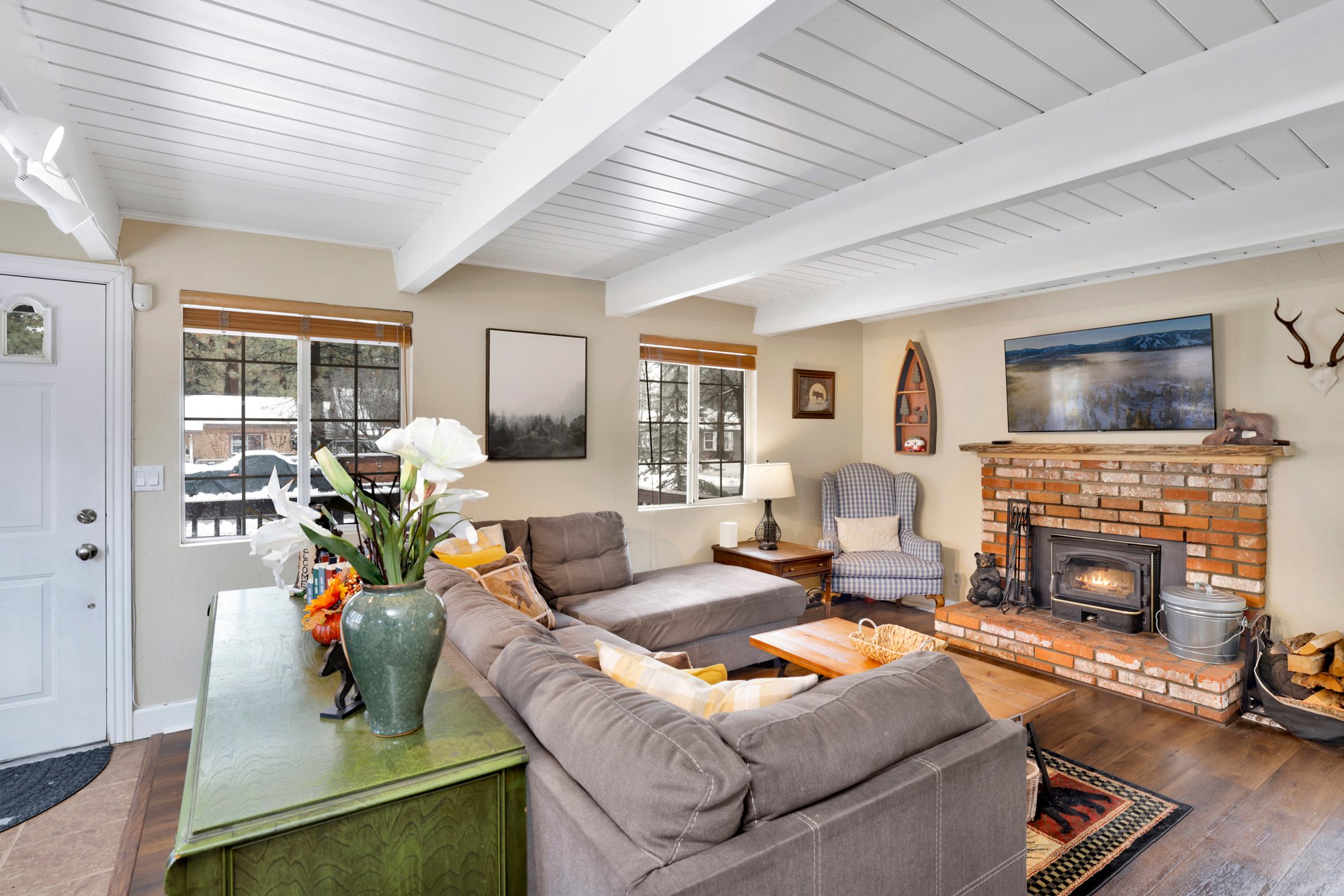 Tinker Bell Gambrel Retreat Cabin at Big Bear