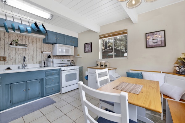 Tinker Bell Gambrel Retreat Cabin at Big Bear