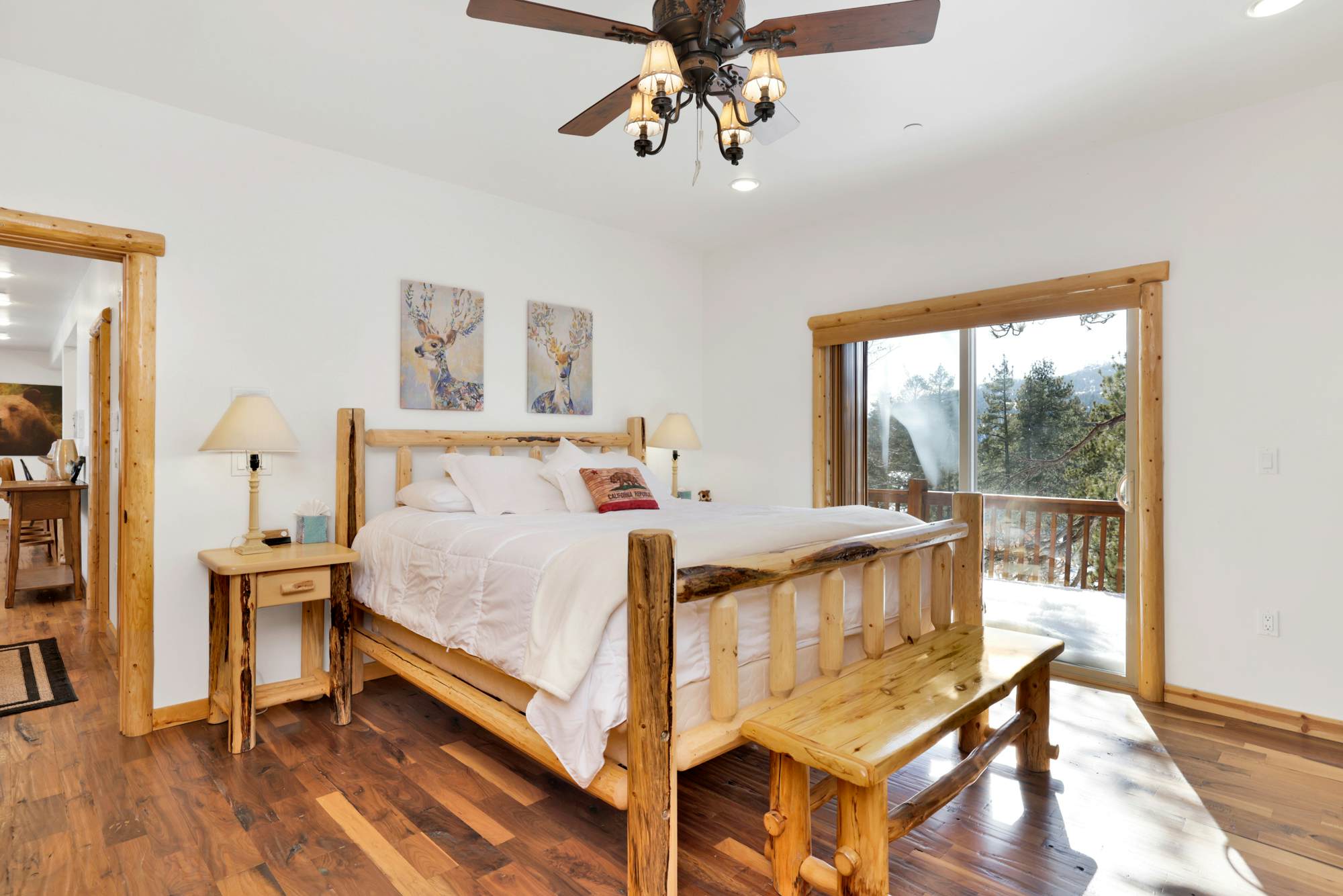 2261-Cozy Lakeview Hideaway