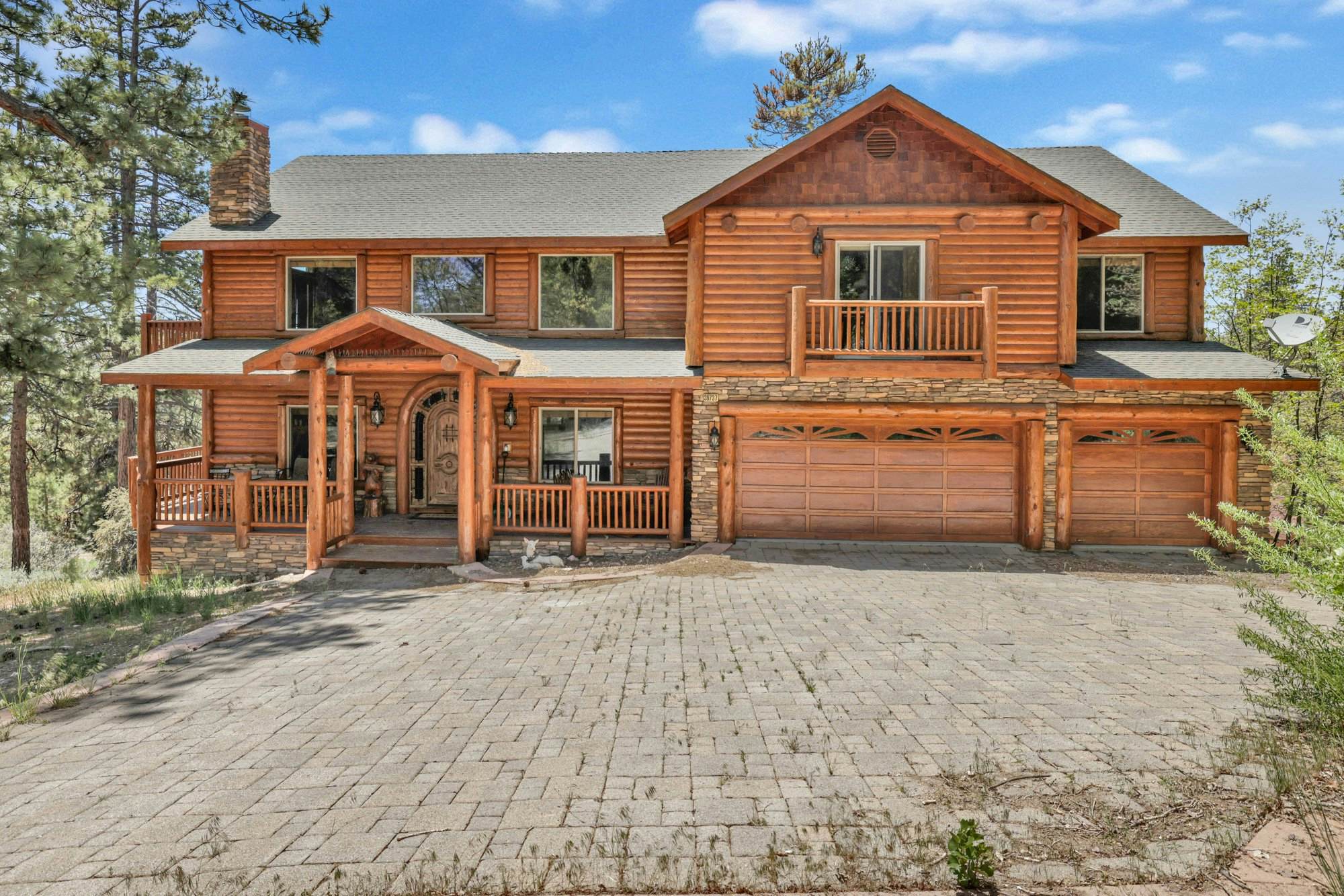 2261-Cozy Lakeview Hideaway