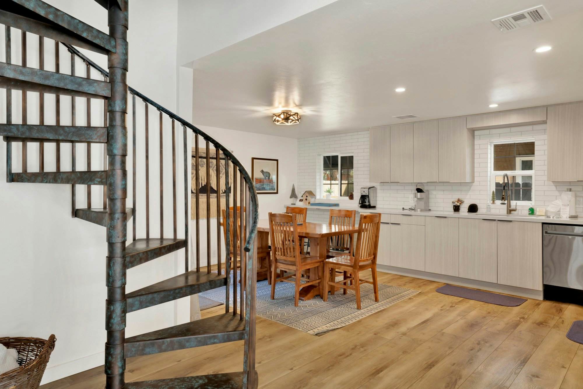 2293-Green Canoe Cabin