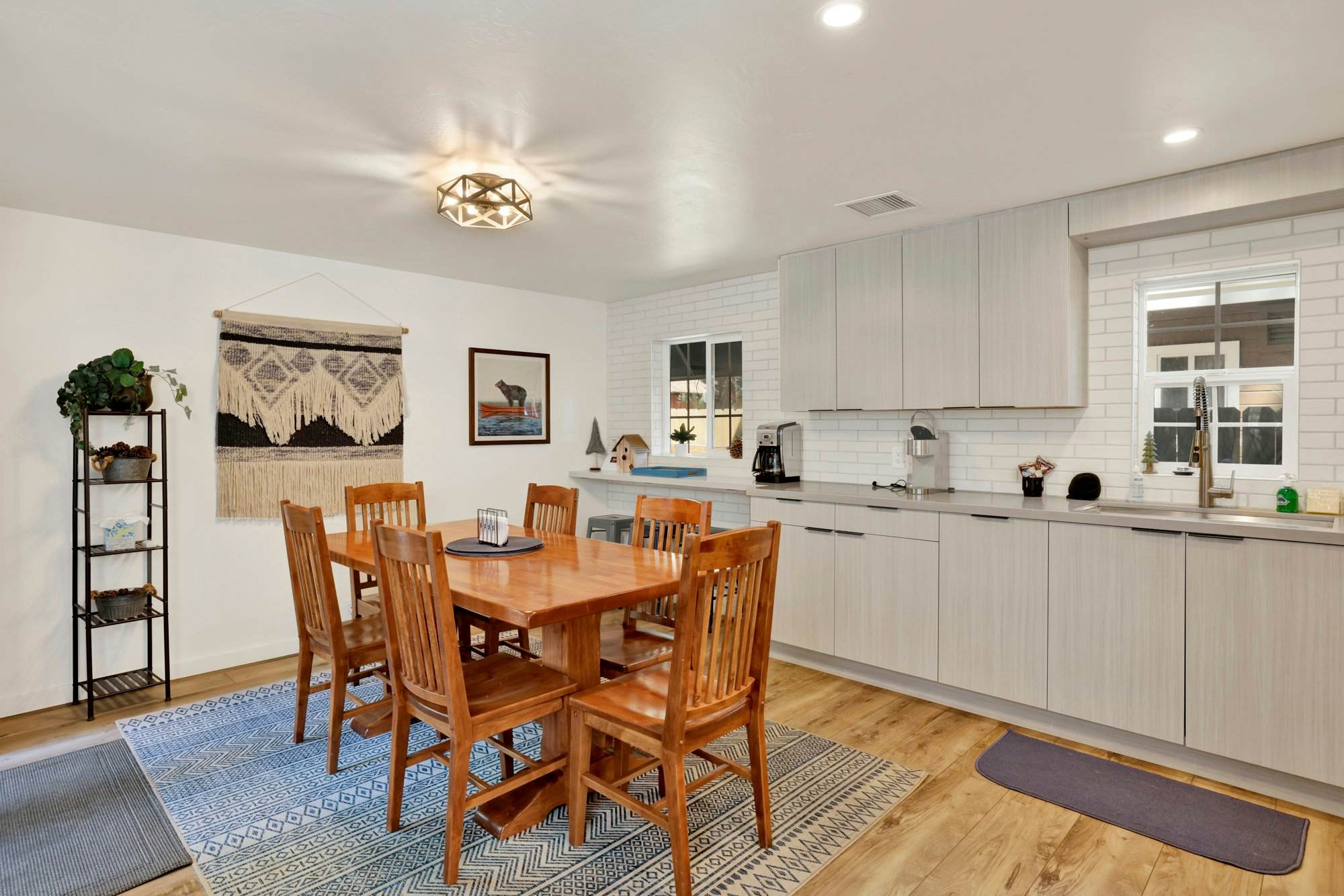 2293-Green Canoe Cabin