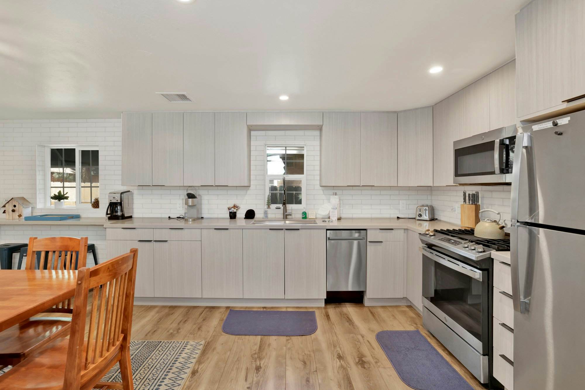 2293-Green Canoe Cabin