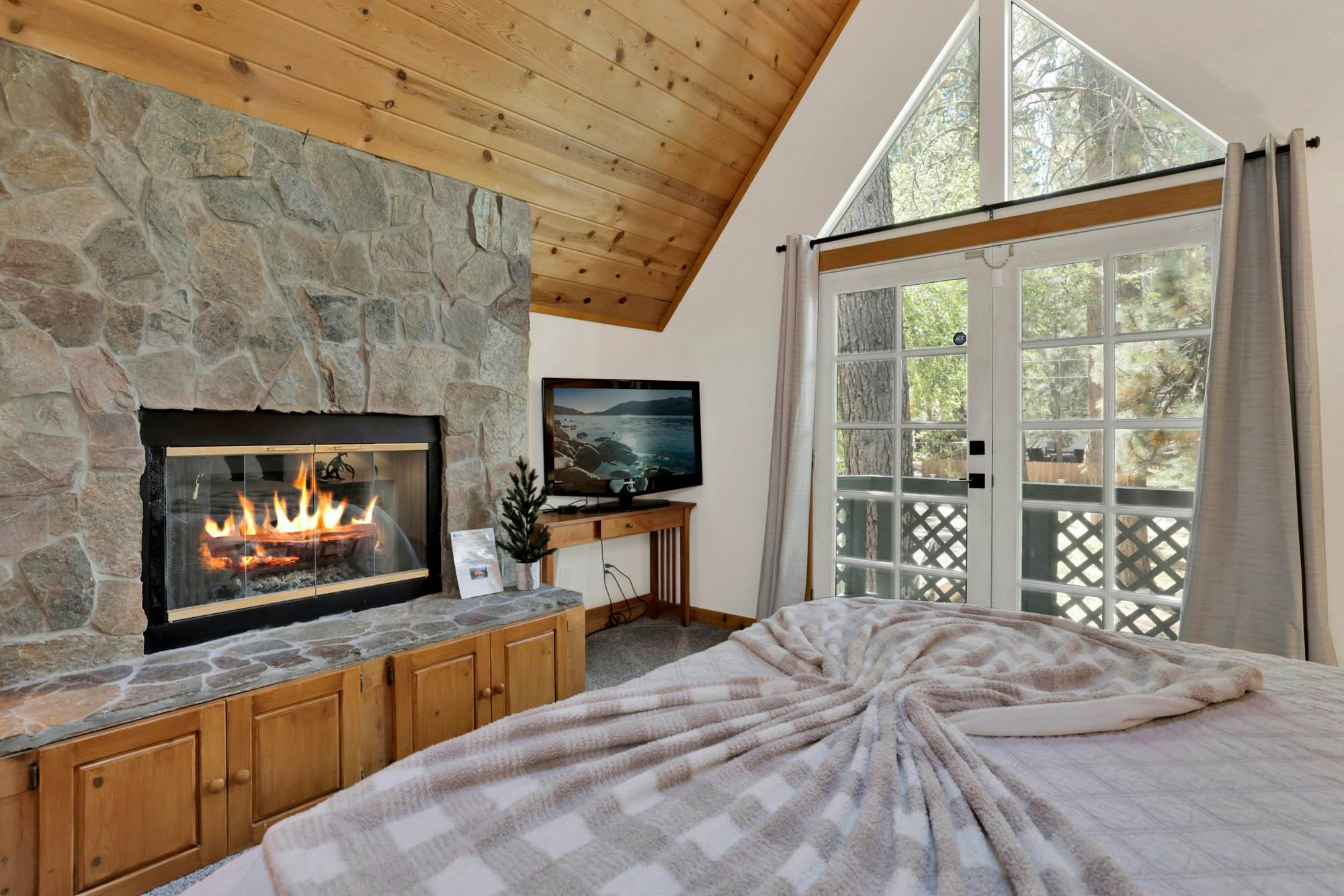 2293-Green Canoe Cabin