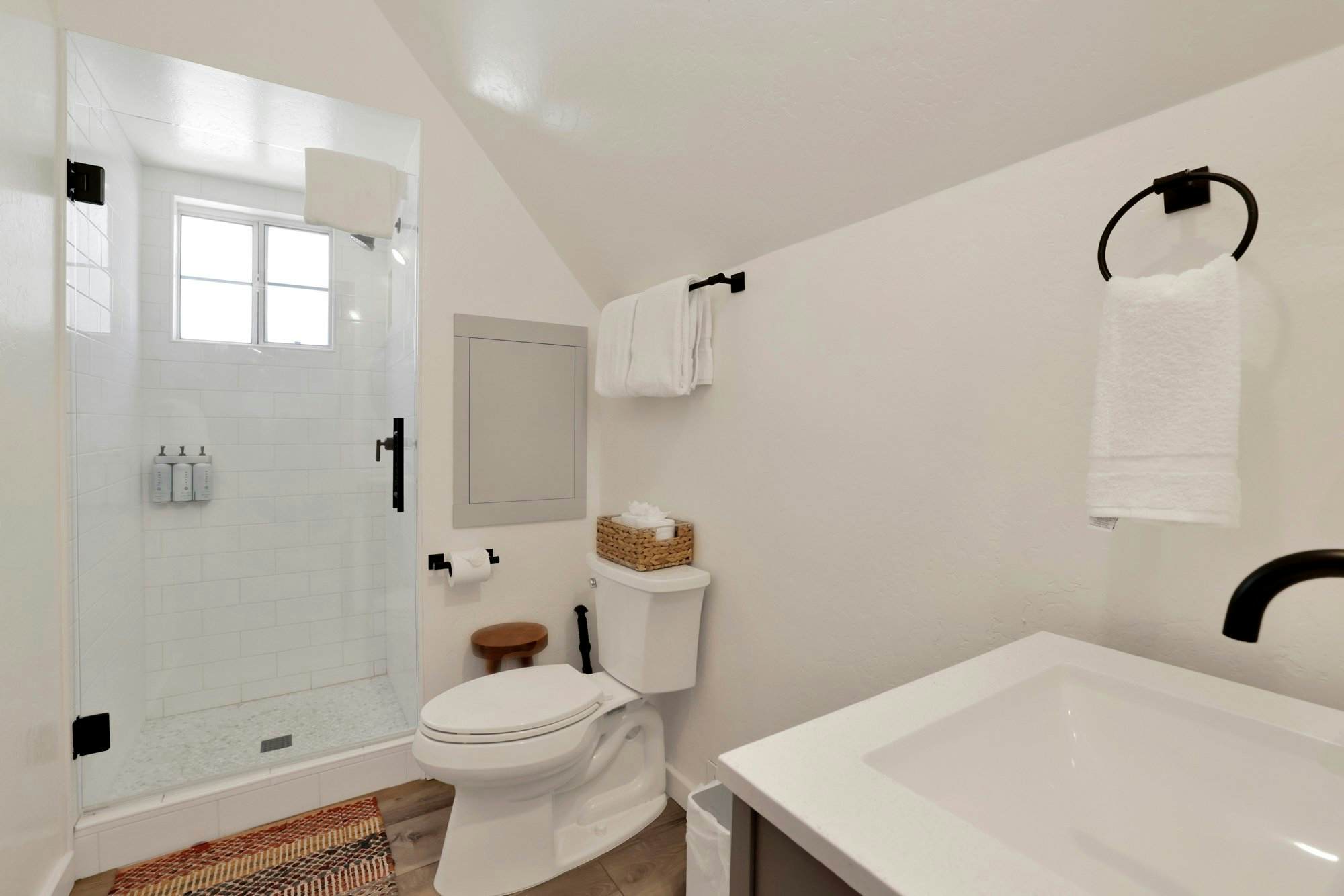 2293-Green Canoe Cabin