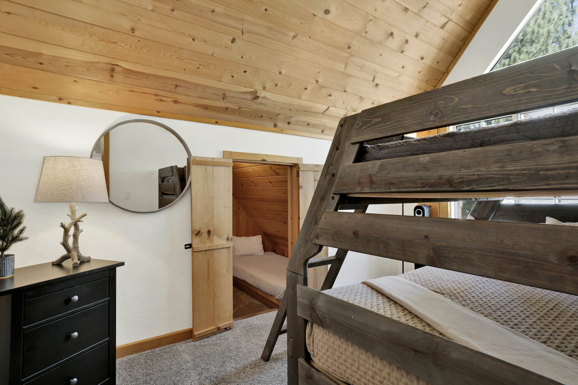 2293-Green Canoe Cabin