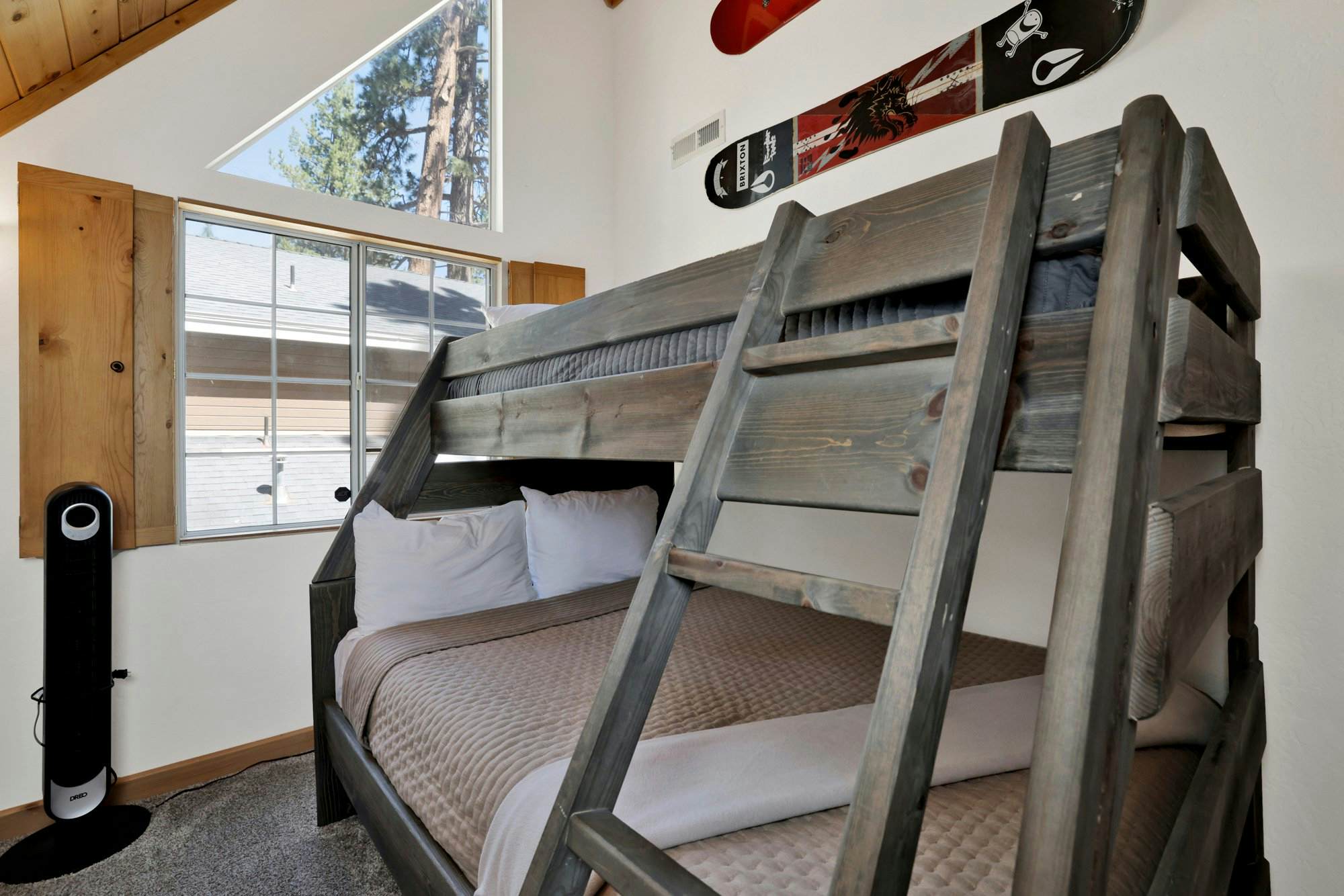 2293-Green Canoe Cabin