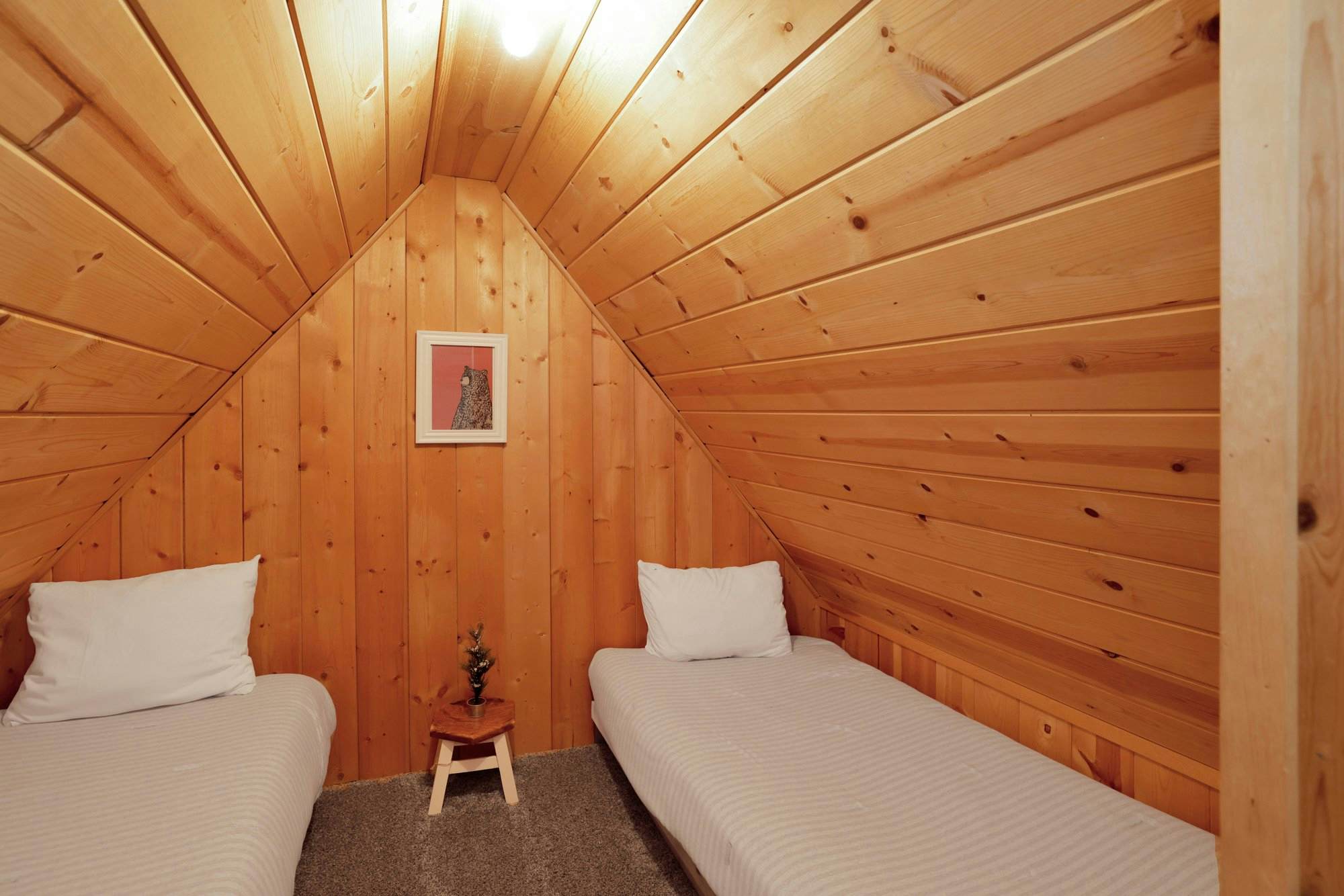 2293-Green Canoe Cabin