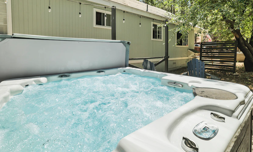 Green Canoe Cabin at Moonridge w/ Hot Tub