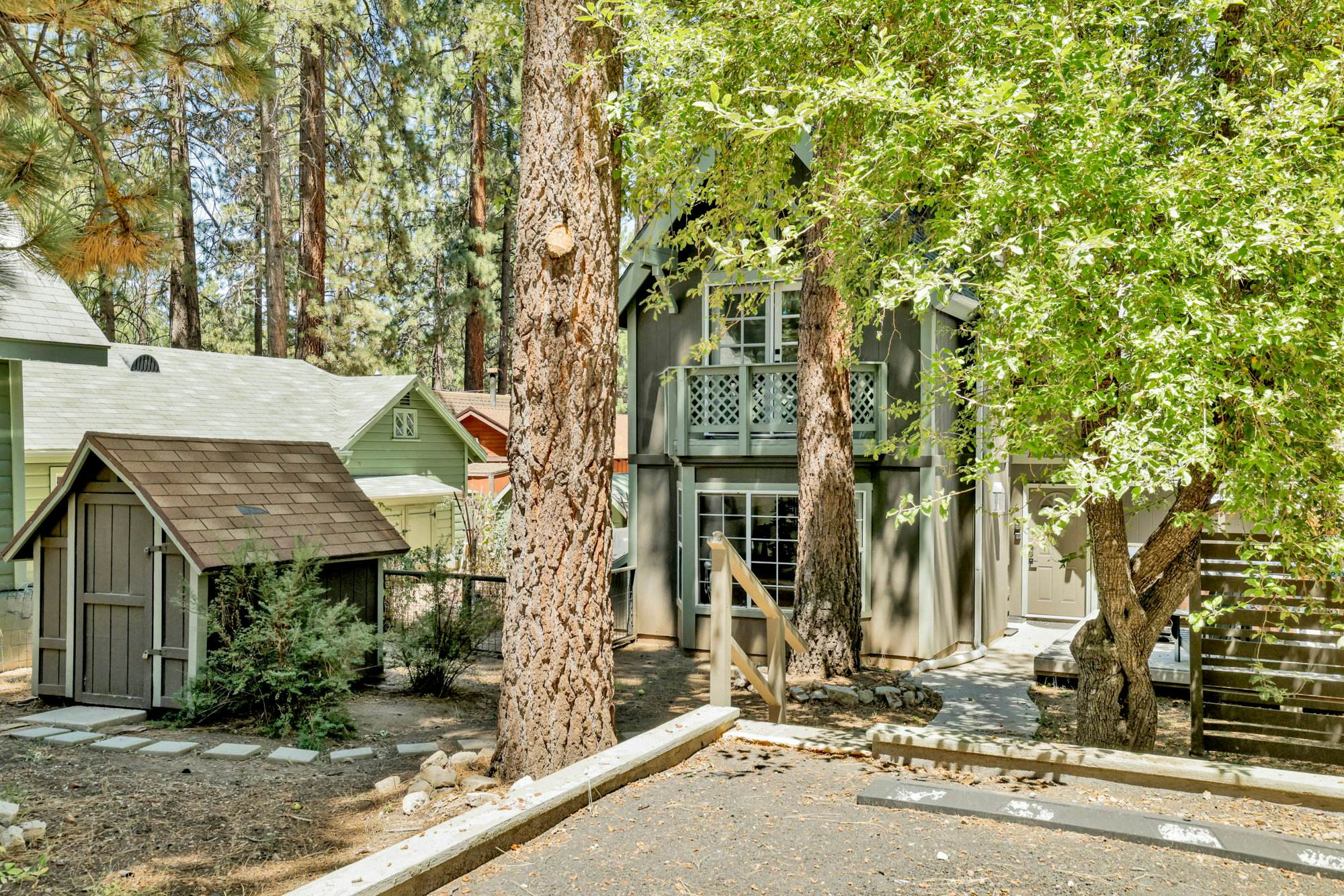 2293-Green Canoe Cabin