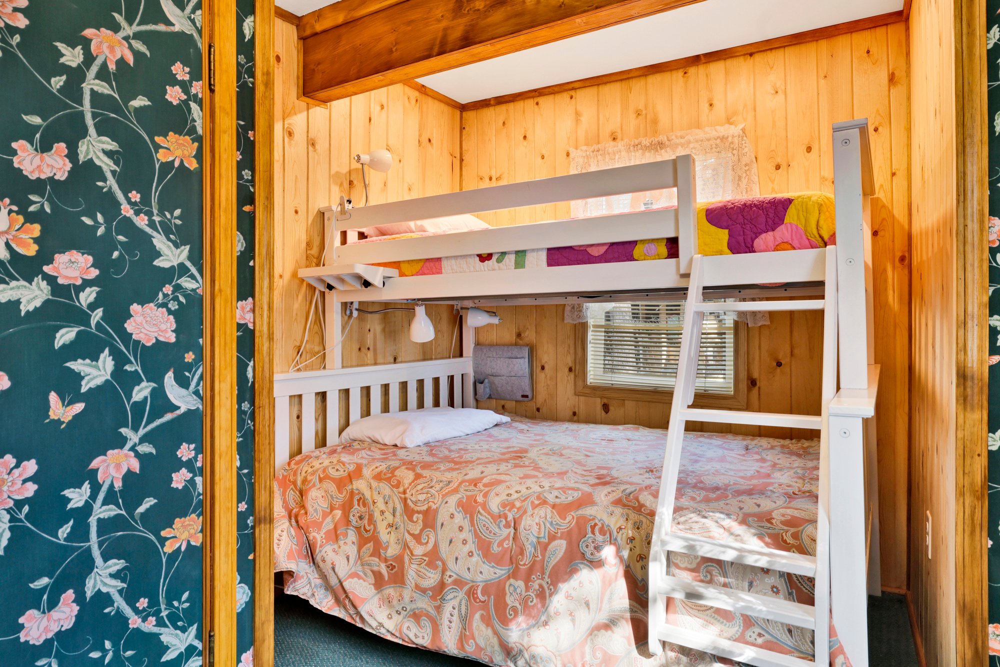 Temple Lake Views Mountain Cottage Retreat