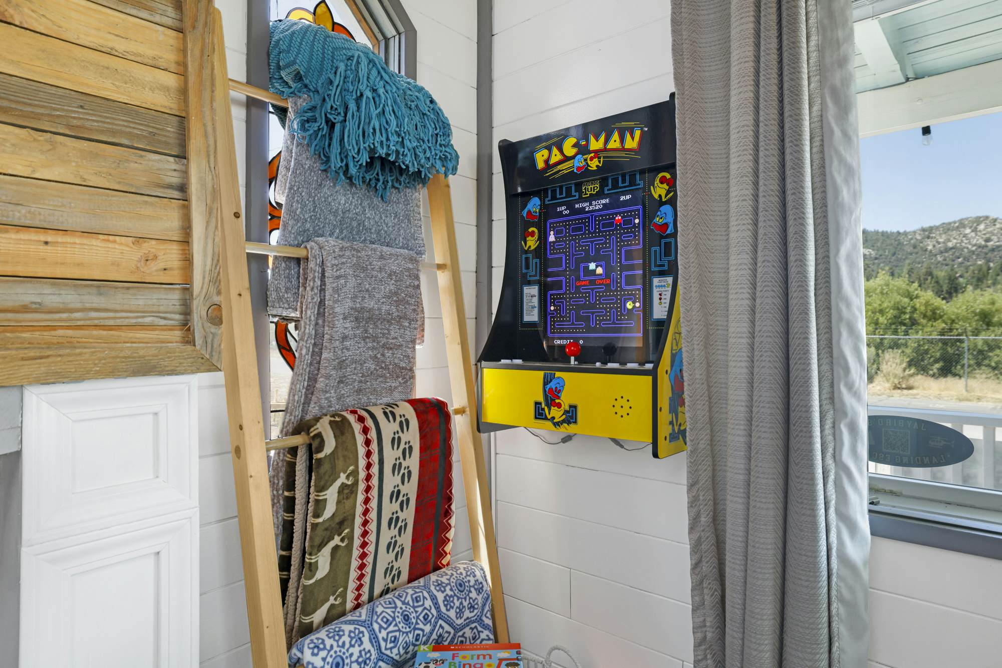 2308-Jay Bird Landing Escape