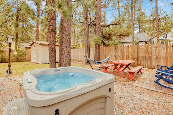 Beary Cozy Cabin w/ Hot Tub- Walk to Lake Couple's Cottage