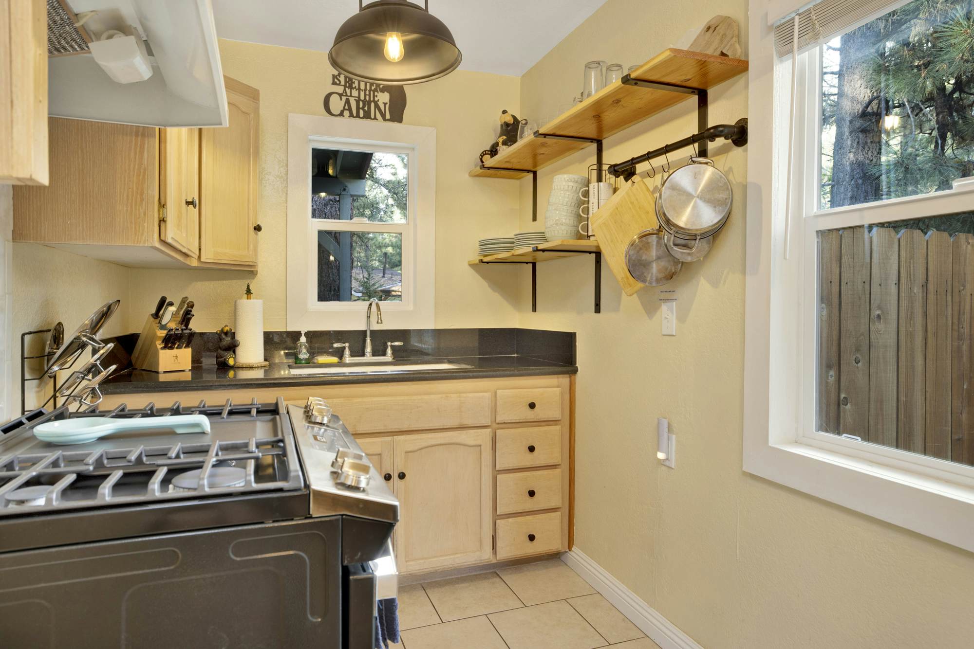 2315-Beary Cozy Cabin