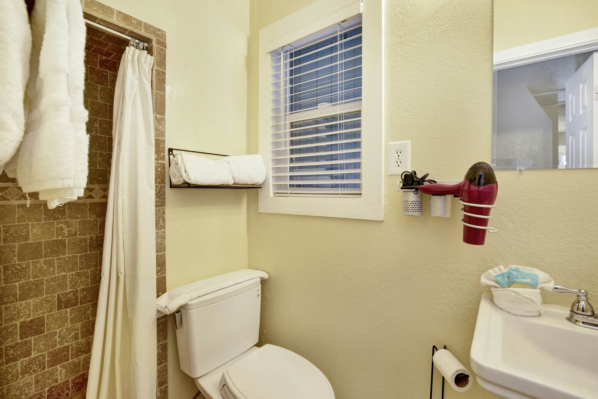 2315-Beary Cozy Cabin