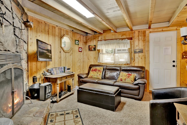 Moonridge R n R Retreat Cottage at Big Bear