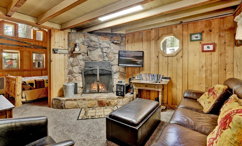 Moonridge R n R Retreat Cottage at Big Bear