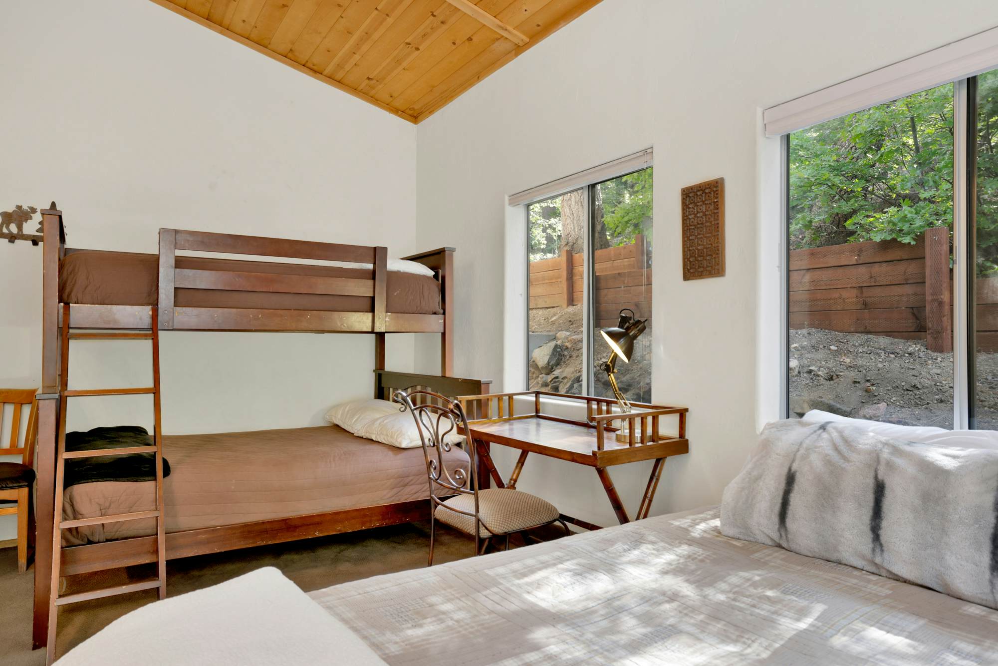 2321-Knickerbocker Retreat