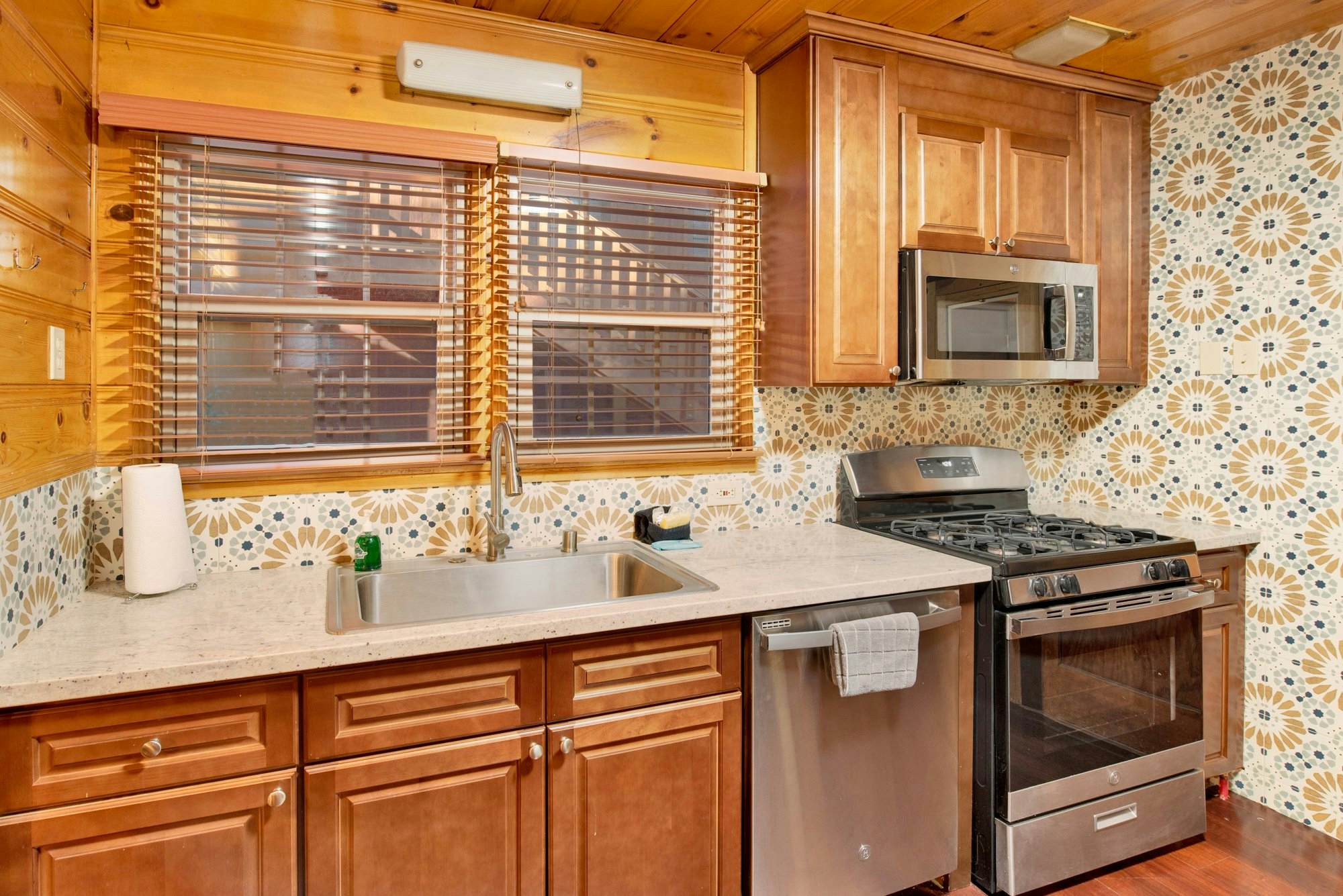 2335-Silvertip Pines