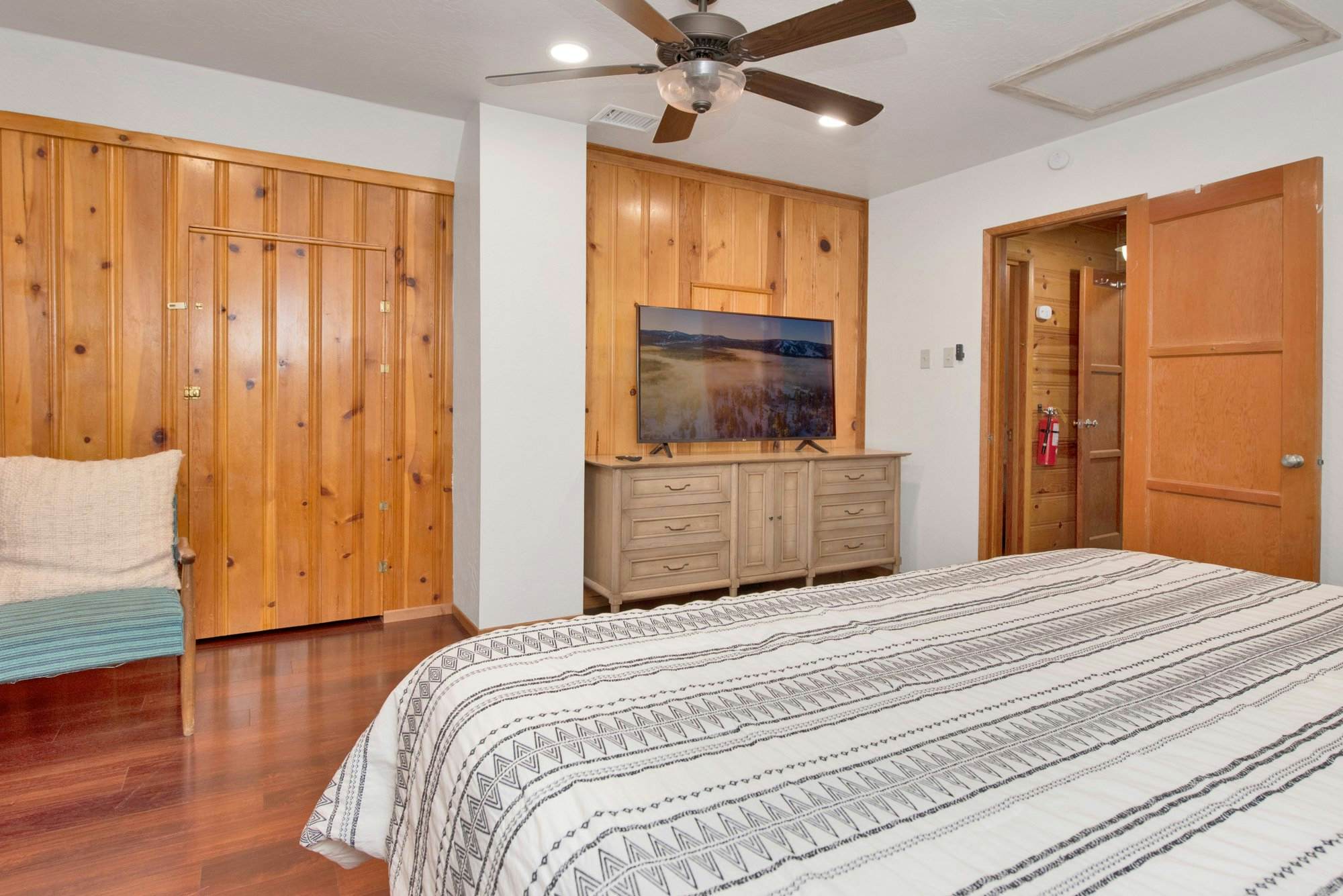 2335-Silvertip Pines